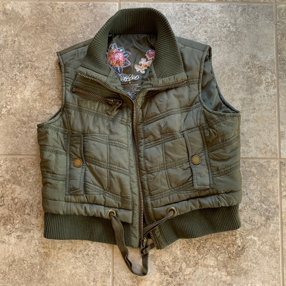 Cropped vest